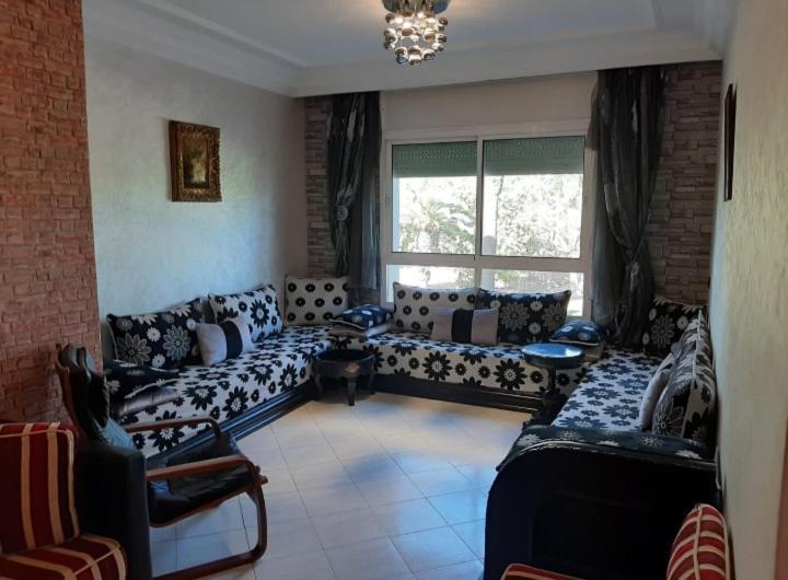 Stay Here, Nice Apartment With Garden View In Center, 1 Min Walk From Beach El Jadida Exterior photo